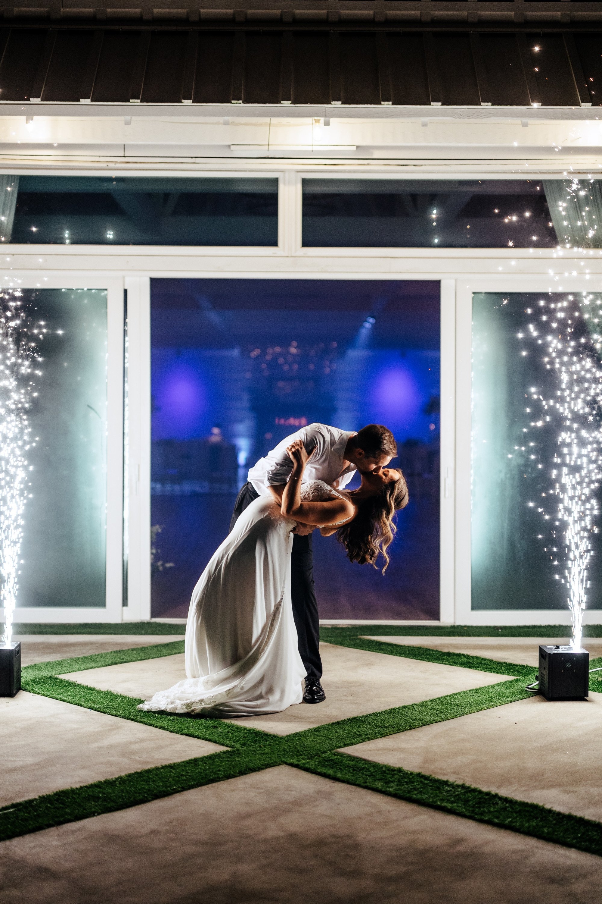 carousel-hero-element image-1