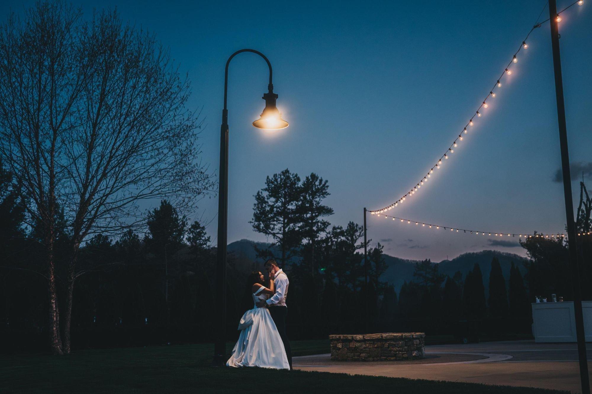 carousel-hero-element image-0